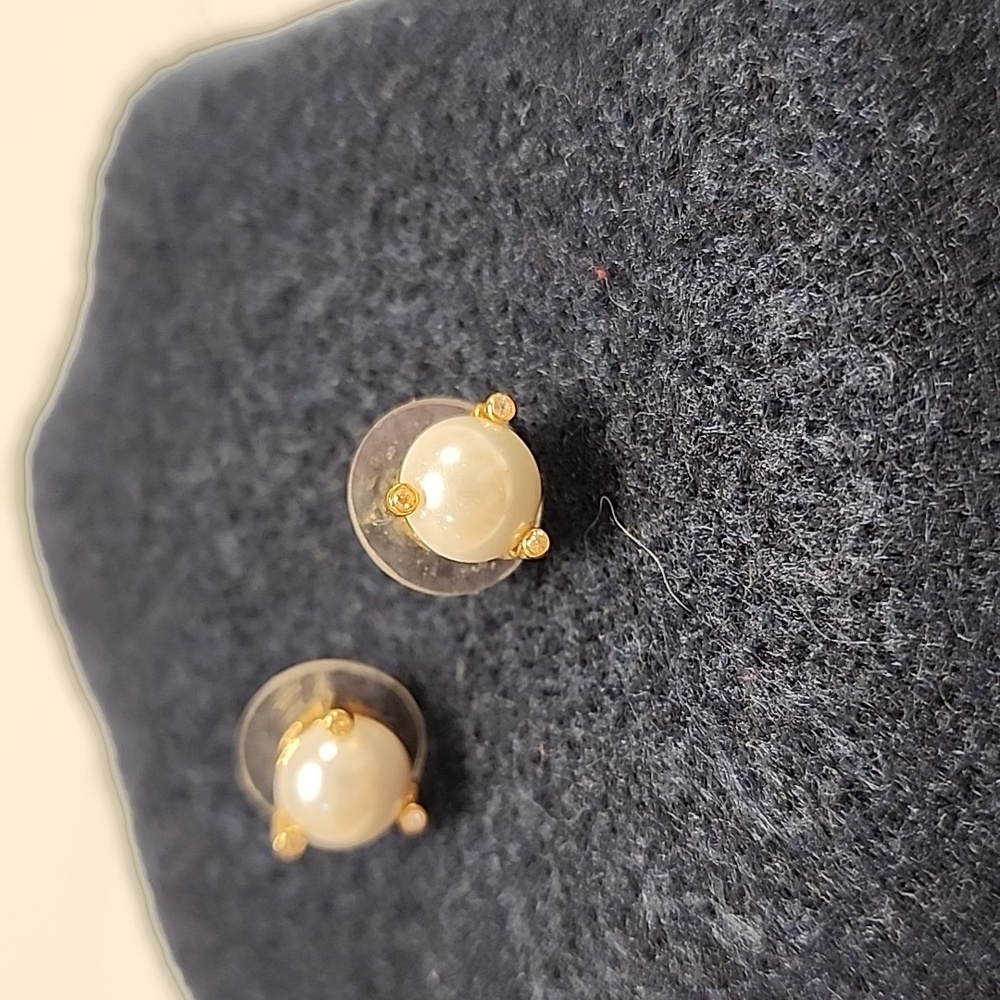 Faux pearl studs